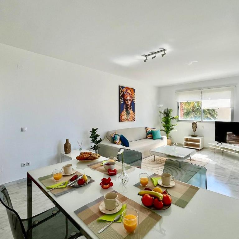 Apartment with nice Views, Pool & Parking - Apartamento de 2 dormitorios - 25