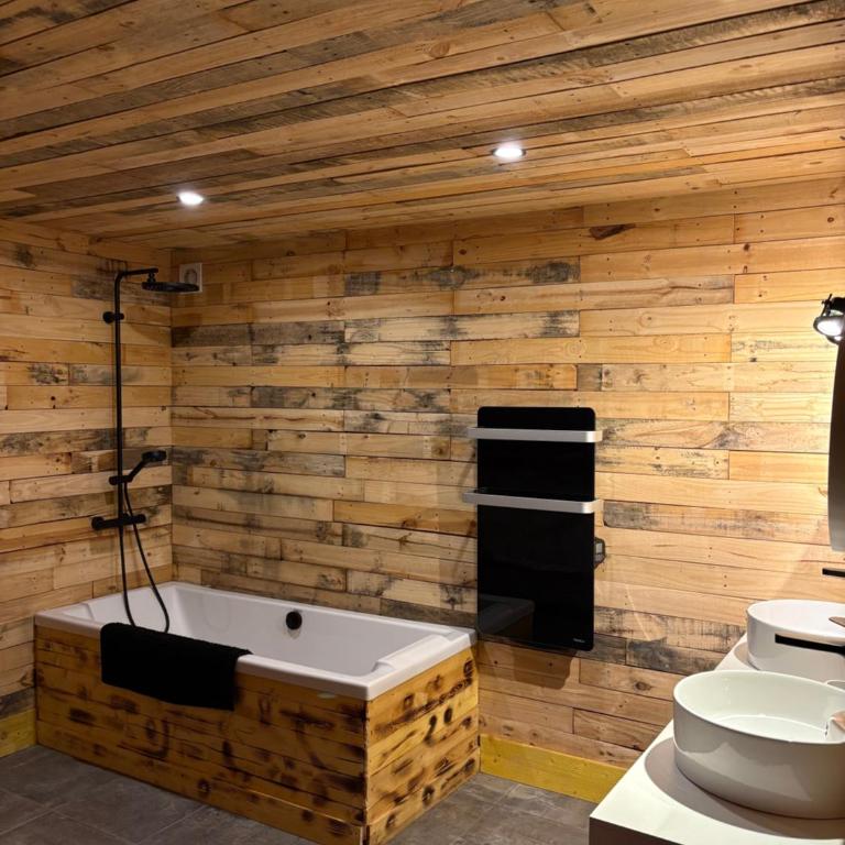 Chalet and Spa - One-Bedroom Apartment - 23