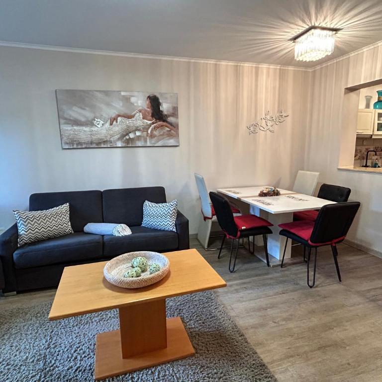 Exclusive Holiday Apartments - Appartamento con 1 Camera da Letto, Balcone e Vista Giardino - 9