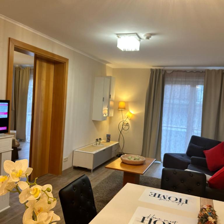 Exclusive Holiday Apartments - Appartamento con 1 Camera da Letto, Balcone e Vista Giardino - 1