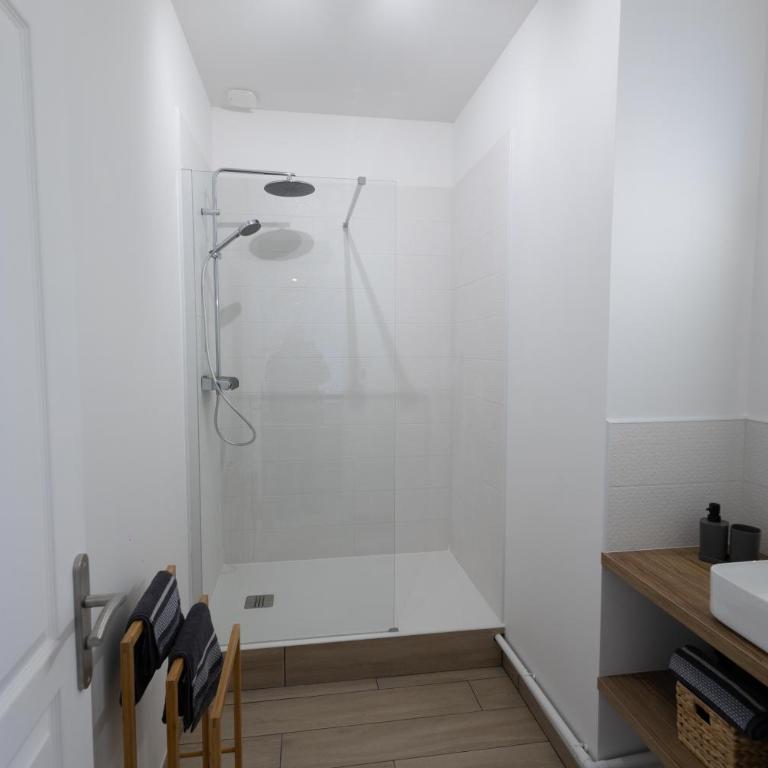 Logement Cotex, Appartement 6P, Parking Privé - Apartment mit 2 Schlafzimmern - 3