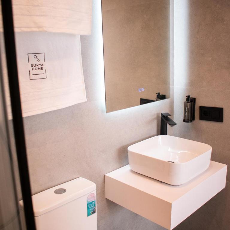 Surya Home Boutique Suites - Suite Deluxe - 17