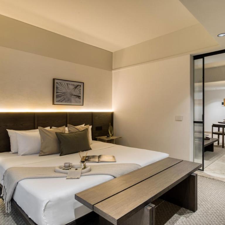 Collections by ULIV Palacio - One-Bedroom Apartment with Balcony - 3