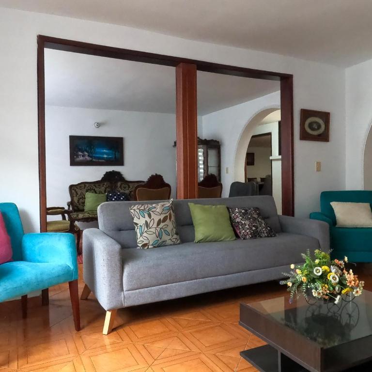 Central y enorme casa ideal para grupos y eventos en San Rafael - Apartamento - 1