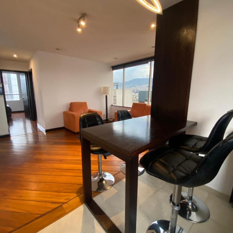 La magia de Quito, en las alturas - Two-Bedroom Apartment - 10