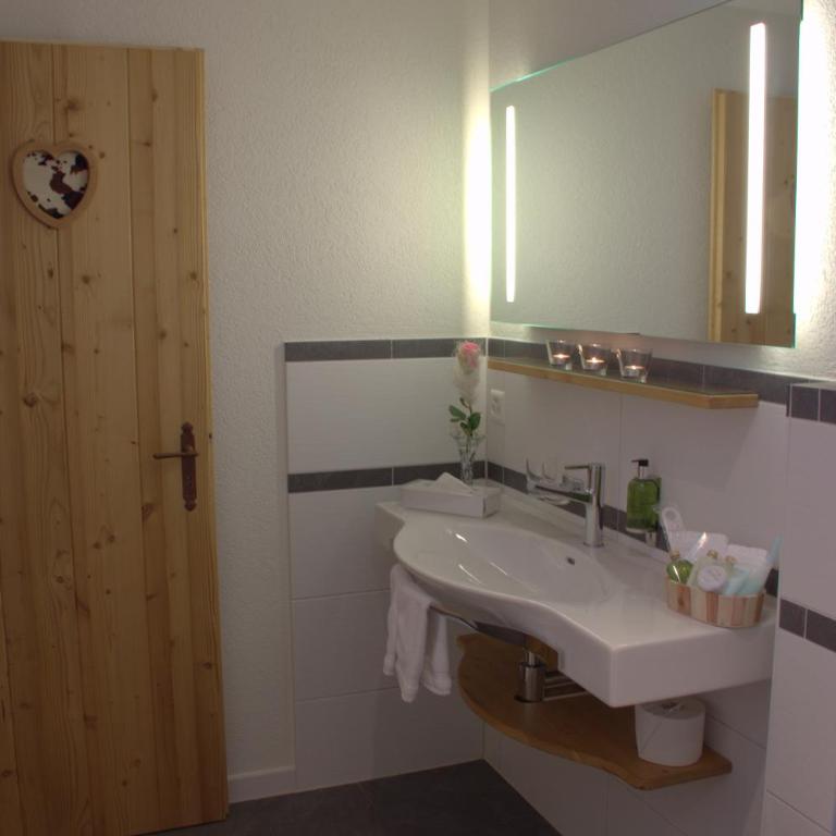 Hotel Caprice - Grindelwald - Superior Doppelzimmer - 5