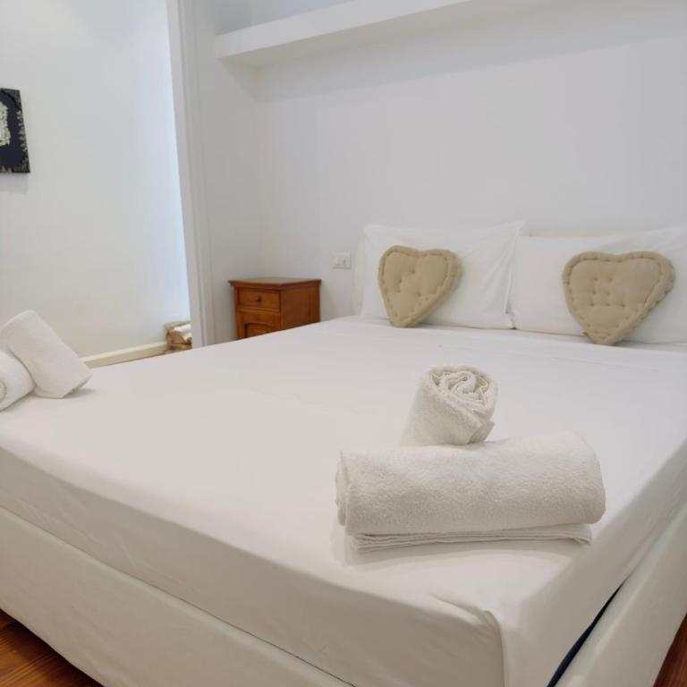 Suite Eroi - Appartamento Familiare con 2 Camere da Letto e Vista - 9