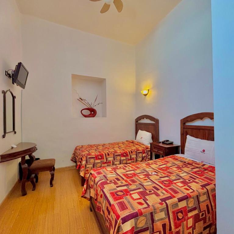 Hotel La Alhondiga - Habitación Doble - 2 camas - 4