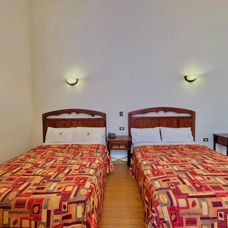 Hotel La Alhondiga - Habitación Doble - 2 camas dobles - 2
