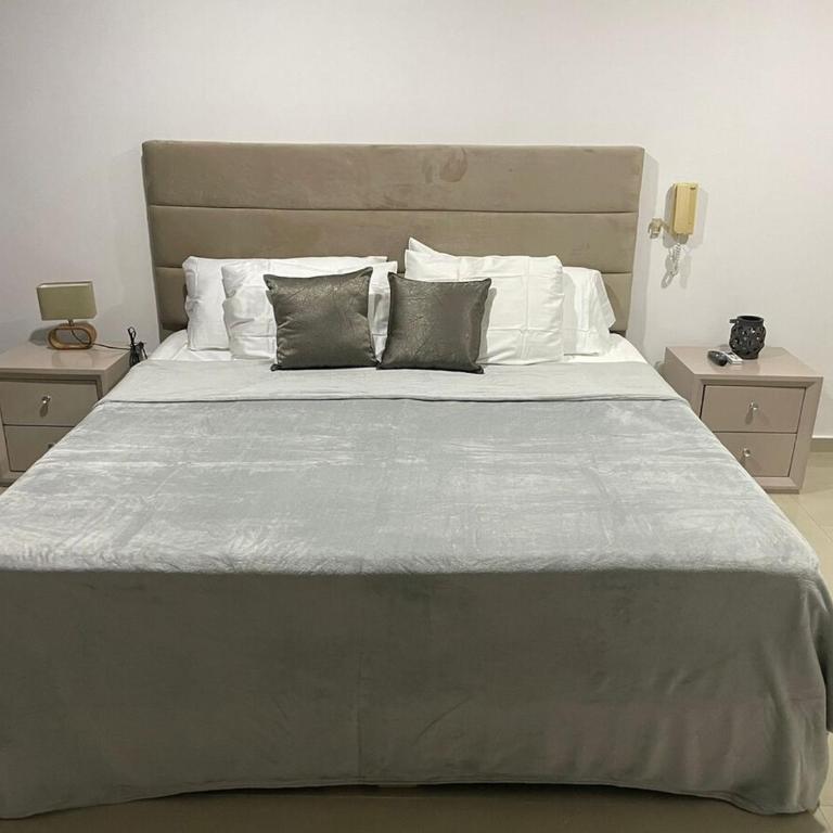 Excellent location CC Viva north zone - Apartamento de 2 dormitorios - 21