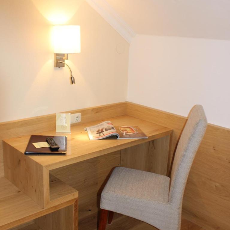 Landhotel Hochlackenhof - Deluxe Double Room - 11