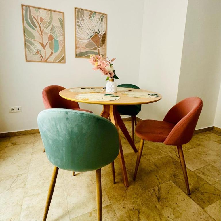 ABAT 1 Cool & Wide Flat next to the Cathedral - Two-Bedroom Apartment - 44