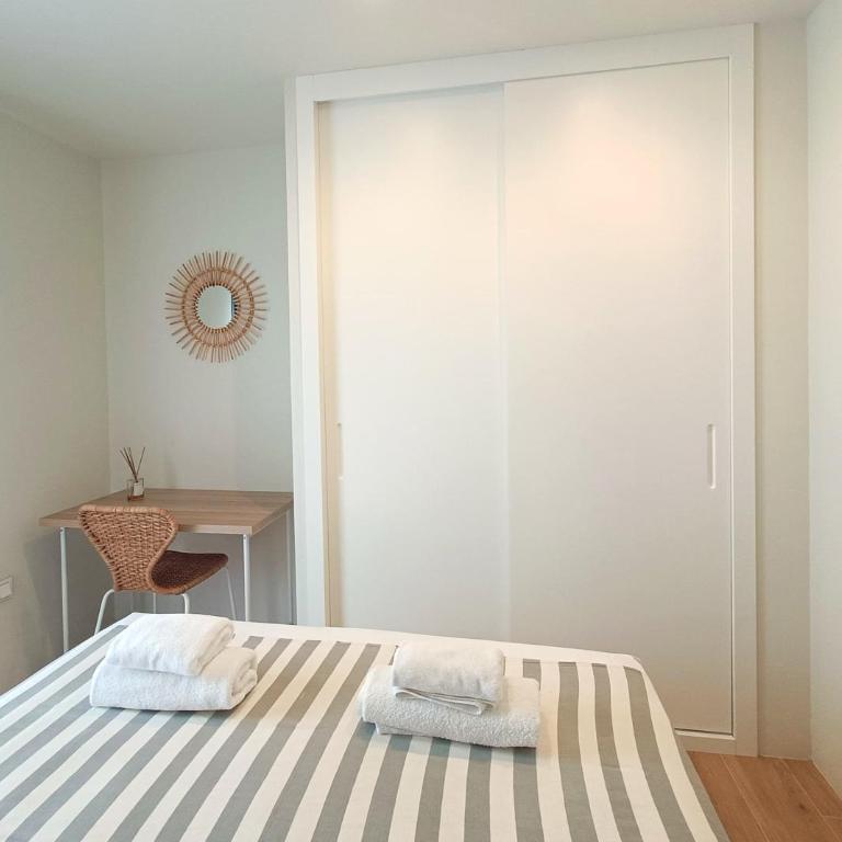 San José Suites 3 Hab, Piscina, solárium y WiFi - Three-Bedroom Vacation Home - 13