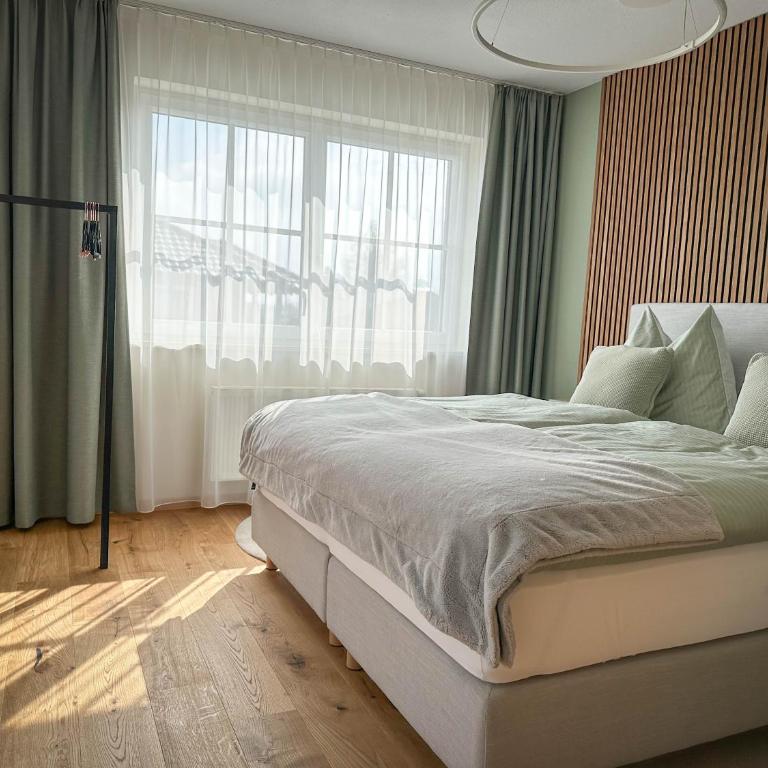 "SONNTAGSGLÜCK" - Premium Apartments Seekirchen, ruhiges Feriendomizil im Grünen, gemeinsamer Poolarea - Haus mit 5 Schlafzimmern - 48