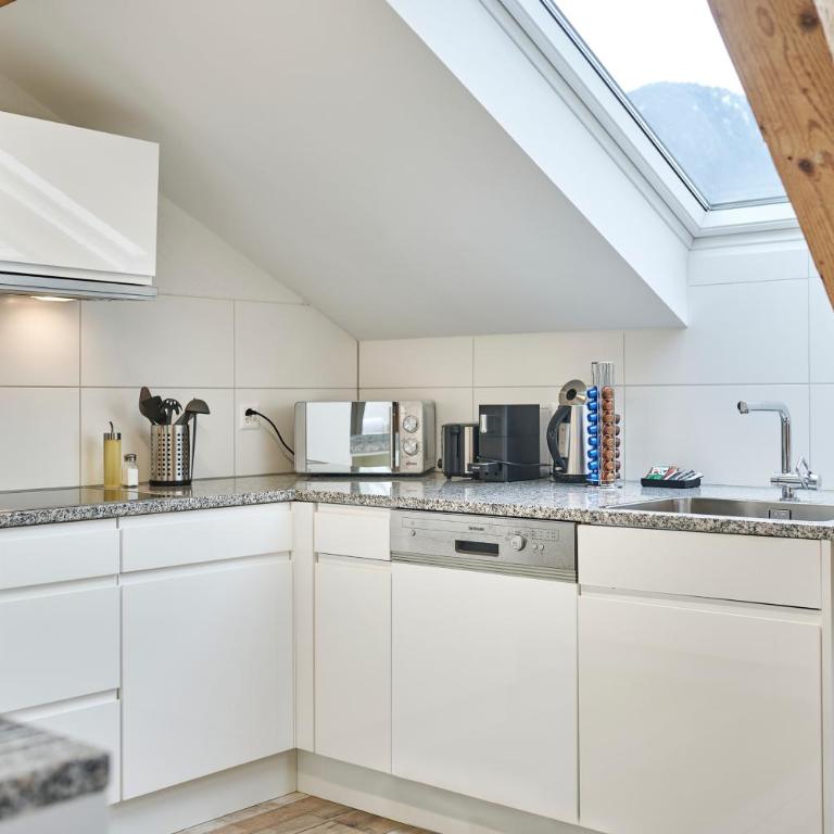 Aparthotel Krone - Self Check-In - 2 Bedroom City Center Apartment Interlaken - 11