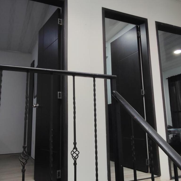 Casa con piscina - Casa de 5 dormitorios - 2
