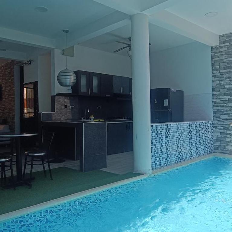 Casa con piscina - Casa de 5 dormitorios - 7