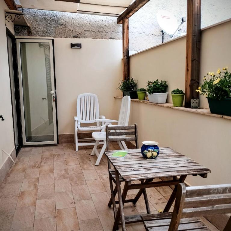 Guest House Lo specchio sul mare - Camera Matrimoniale con Terrazza - 5