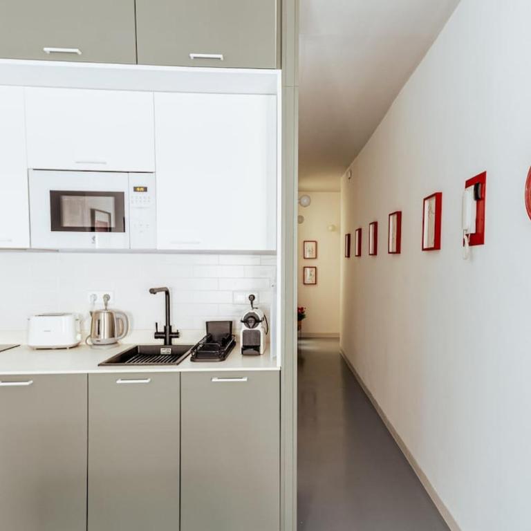 Moonkey Apt Calle Mayor - Two-Bedroom Apartment - 13