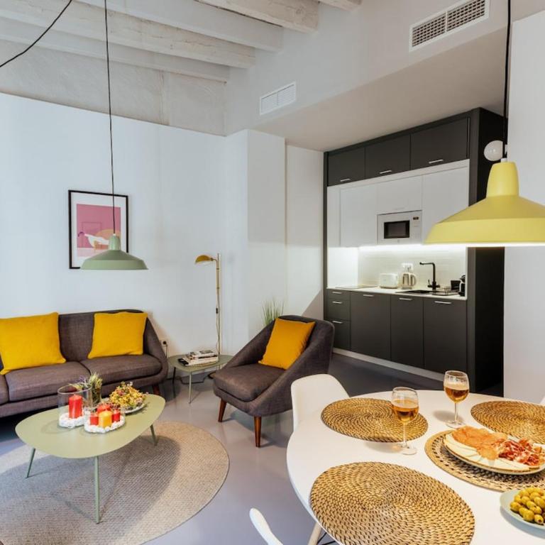 Moonkey Apt Calle Mayor - Two-Bedroom Apartment - 15