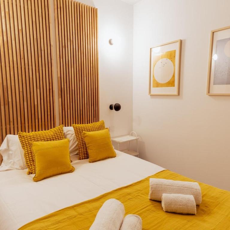 Moonkey Apt Calle Mayor - Two-Bedroom Apartment - 25