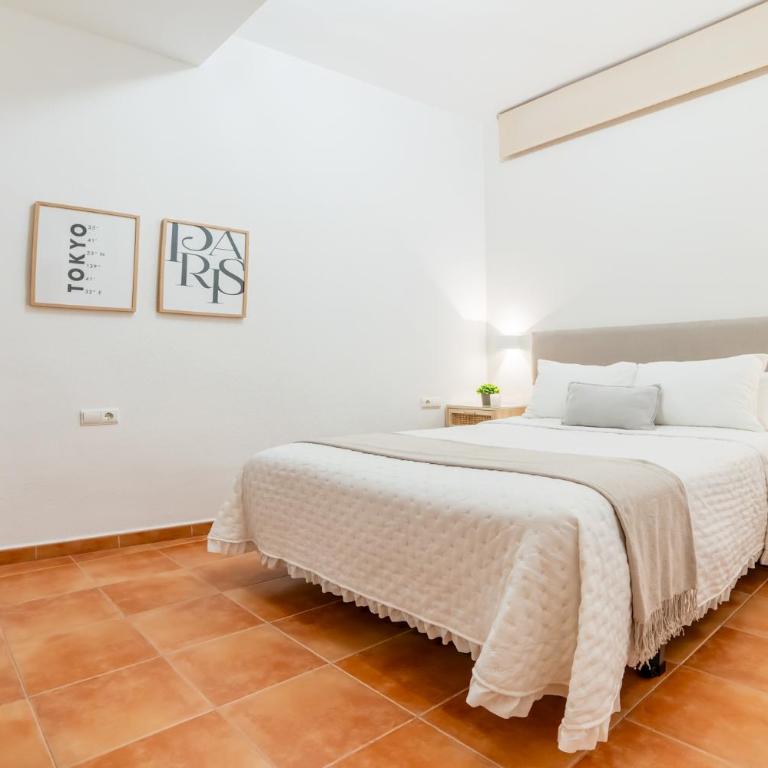 THE SUITES MARIE - One-Bedroom Apartment - 13