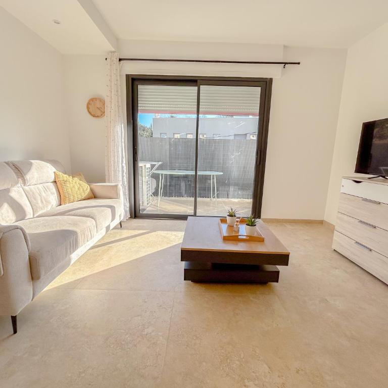 Centrale climatisée deux chambres terrasse parking, saint raphael - Apartment mit 2 Schlafzimmern - 3