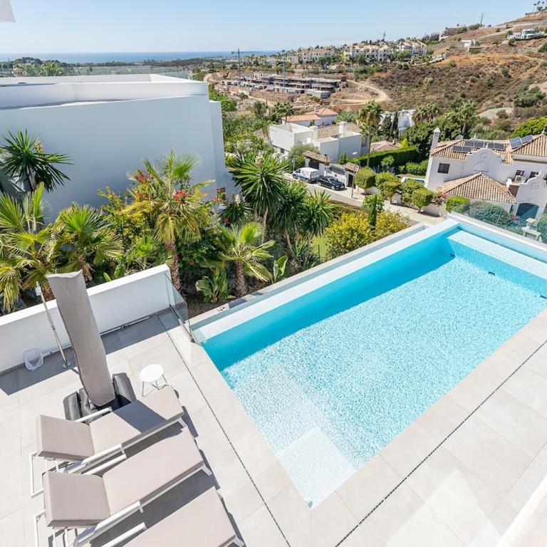 Luxury Holiday Villa with Heated Pool Open Sea Views - Villa con vistas al mar - 37