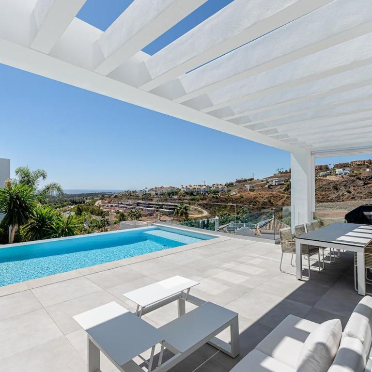 Luxury Holiday Villa with Heated Pool Open Sea Views - Villa con vistas al mar - 39