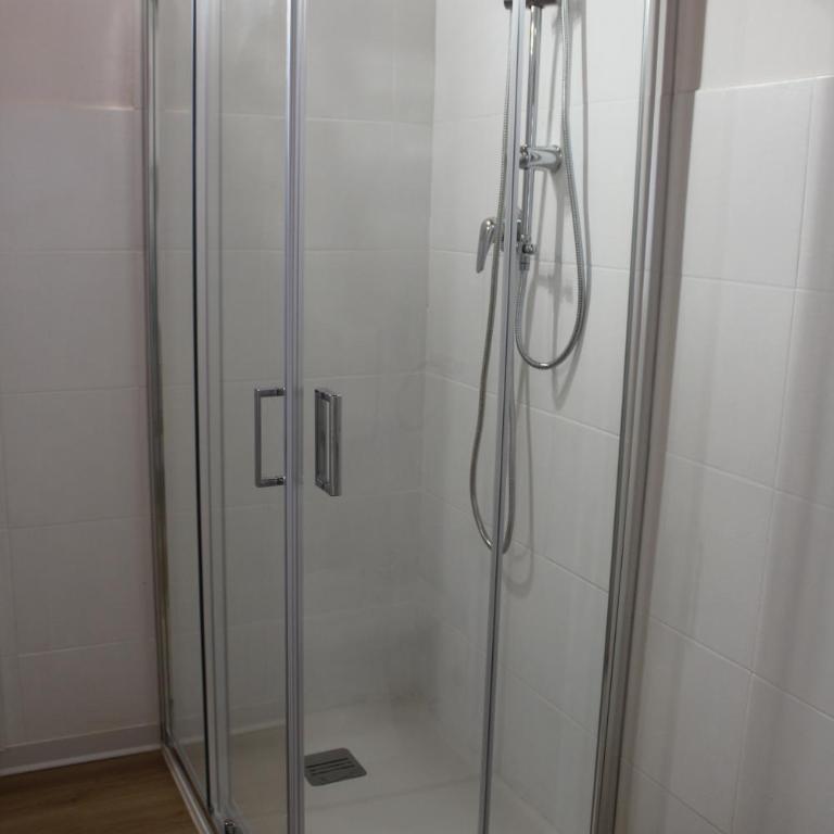 Terrasini 2000 Home Holidays - Camera Matrimoniale con Bagno Privato - 5