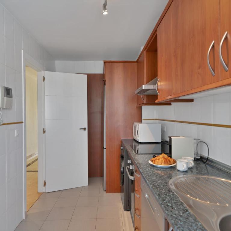 Palm Beach Residency - Beachside with Free Parking - Apartamento de 2 dormitorios con terraza y vistas al mar - 36