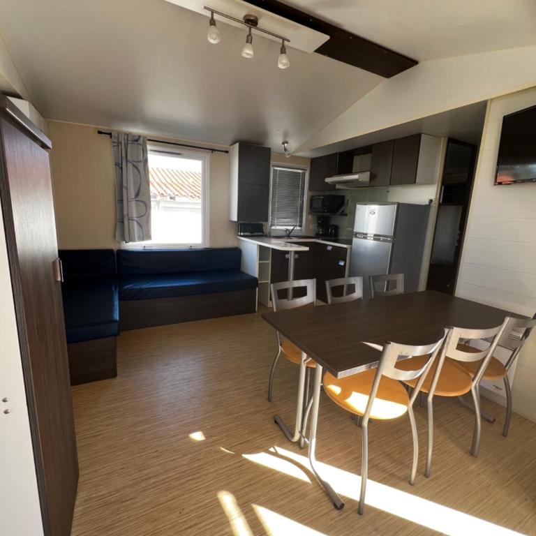 Mobil Home 014 climatisé -camping port la nouvelle 3Ch- 6 personnes - Mobile Home - 1
