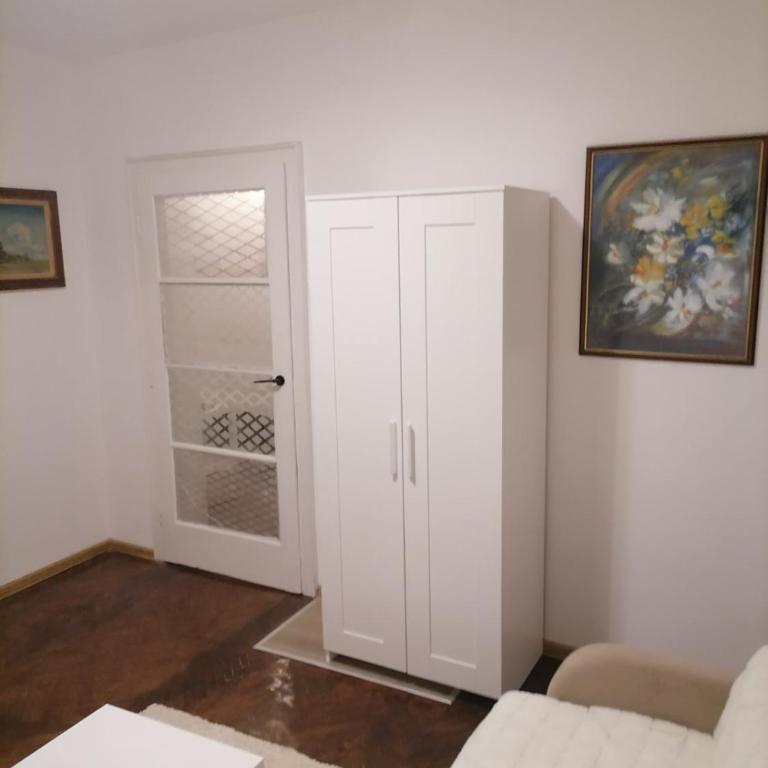 Hyde park apartment - Two-Bedroom Apartment - 21