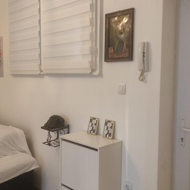 Hyde park apartment - Two-Bedroom Apartment - 13