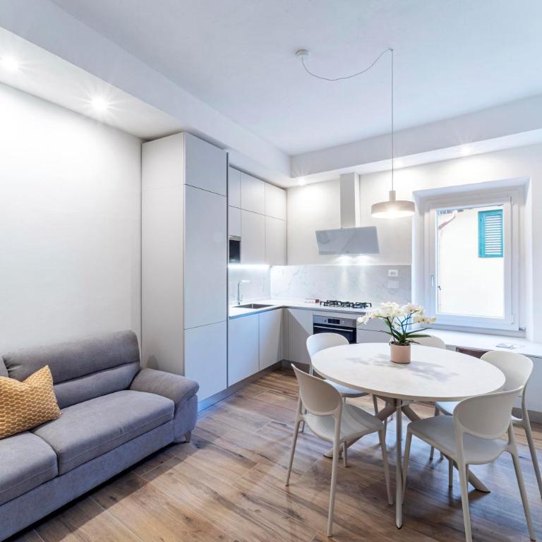 UNYCA - Florence Elegant Three-Bedroom Apartment - Suite Appartamento con 3 Camere da Letto - 4