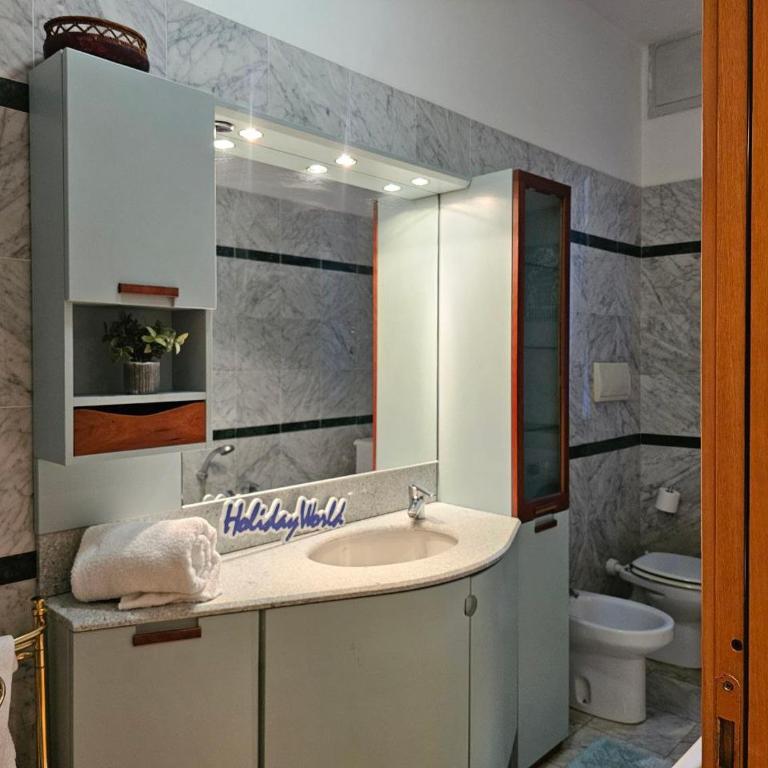 La Finestra Sul Porto by Holiday World - Two-Bedroom Apartment - 21