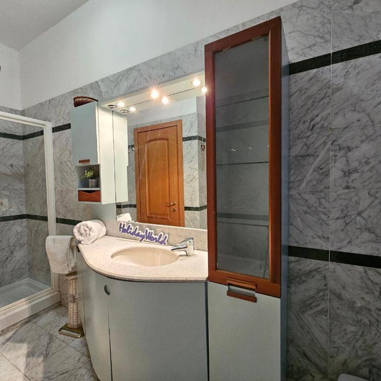 La Finestra Sul Porto by Holiday World - Two-Bedroom Apartment - 19
