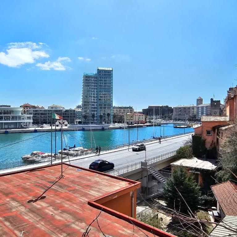La Finestra Sul Porto by Holiday World - Two-Bedroom Apartment - 22