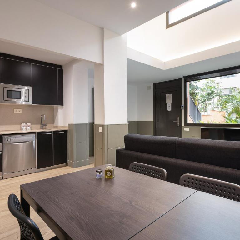 Enjoybcn Patio de Gala - Superior Apartment - 14