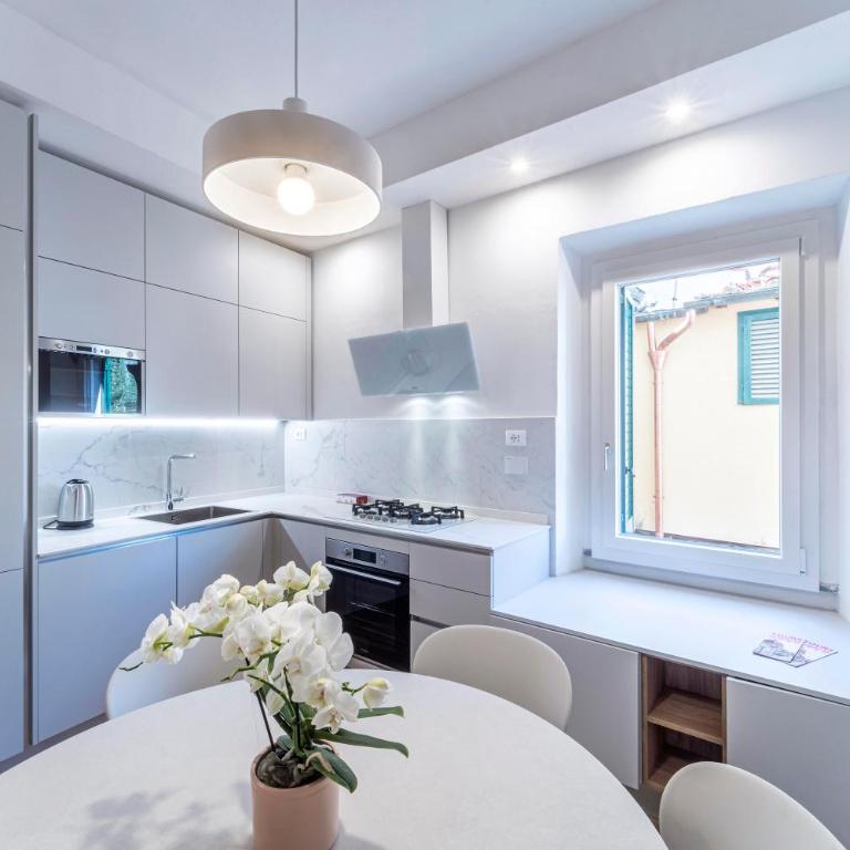 UNYCA - Florence Elegant Three-Bedroom Apartment - Suite Appartamento con 3 Camere da Letto - 8