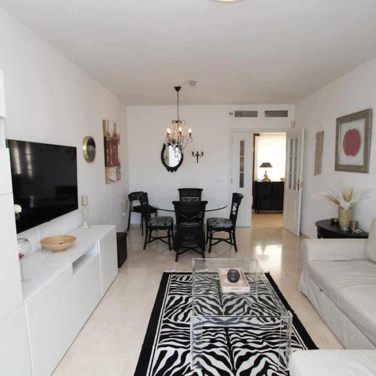 Penthouse with 3 terraces and sea view - Apartamento de 2 dormitorios con balcón y vistas al mar - 3