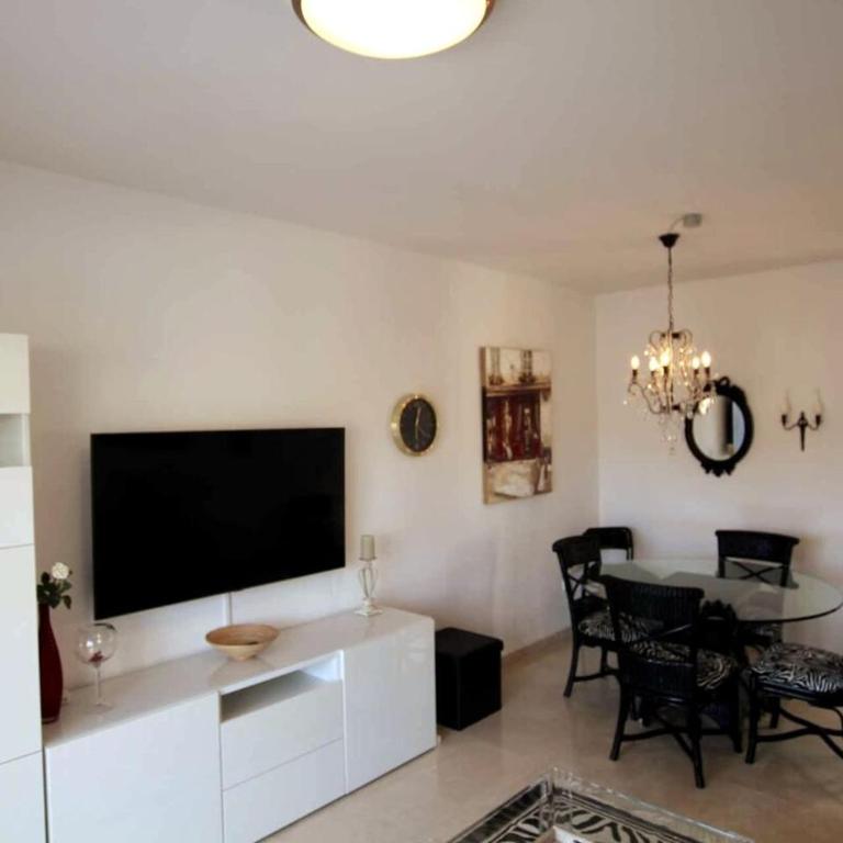 Penthouse with 3 terraces and sea view - Apartamento de 2 dormitorios con balcón y vistas al mar - 10