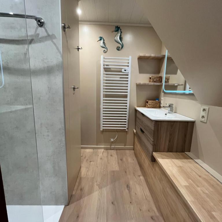 Agréable Maison clôturée climatisée DOMAINE TAMARIS, 3 chambres, 6 couchages, Wifi, Accès piscines payant, PORTIRAGNES PLAGE LRTAMV12 - Maison 3 Chambres - 10