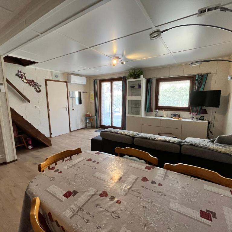 Agréable Maison clôturée climatisée DOMAINE TAMARIS, 3 chambres, 6 couchages, Wifi, Accès piscines payant, PORTIRAGNES PLAGE LRTAMV12 - Maison 3 Chambres - 14