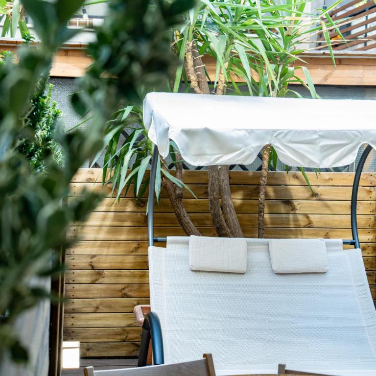 Olive Whisper Rome Garden and Sauna - One-Bedroom Apartment - 25