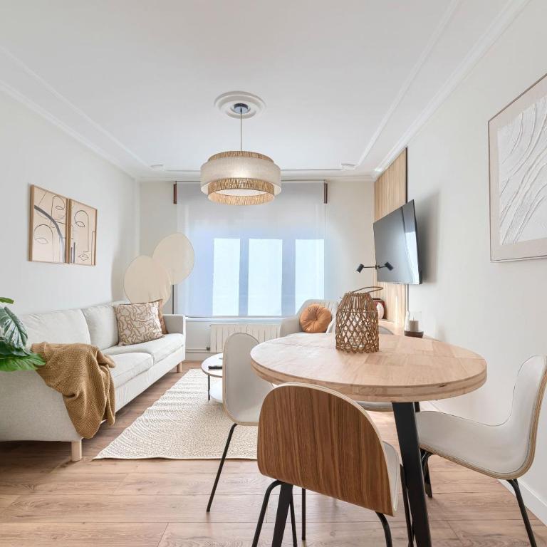 VT reformado y acogedor en zona residencial tranquila - Three-Bedroom Apartment - 2