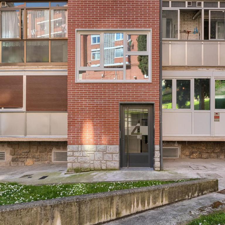 VT reformado y acogedor en zona residencial tranquila - Three-Bedroom Apartment - 26