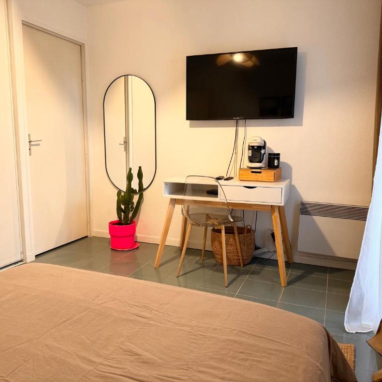 Studio lumineux 25m2 , 2min métro Compans, Wifi Fibre et entrée autonome - Apartment mit 1 Schlafzimmer - 3