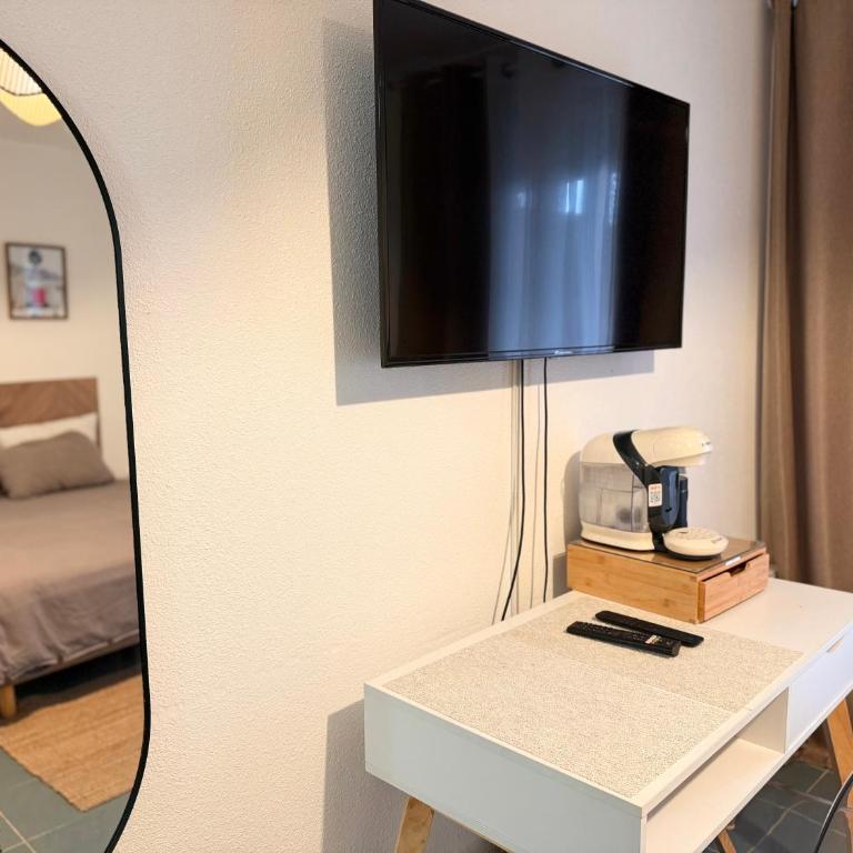 Studio lumineux 25m2 , 2min métro Compans, Wifi Fibre et entrée autonome - Apartment mit 1 Schlafzimmer - 6