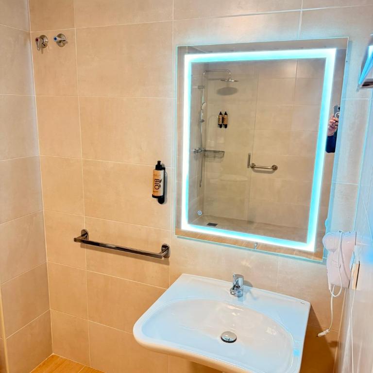 Ola Málaga - Family Suite - 9
